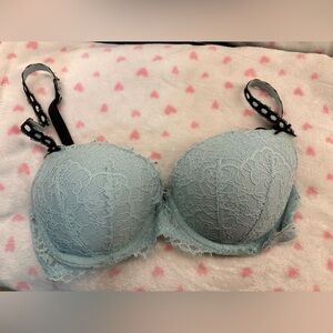 Victoria secret lightly lined Lace Bra - 32D